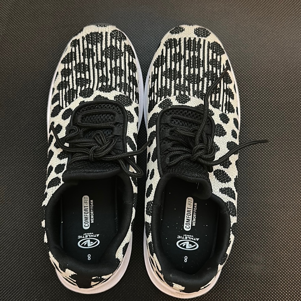 Doted women sneakers
